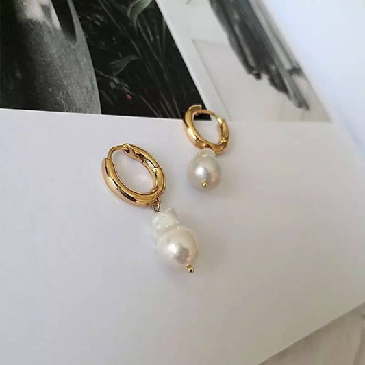 FRESH WATER PEARL 18K GOLD HUGGIE HOOP EARRINGS