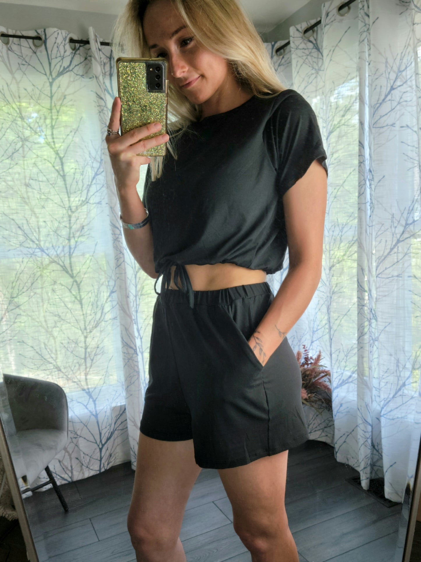 ADJUSTABLE TIED CROP TOP AND SHORTS SET - BLACK